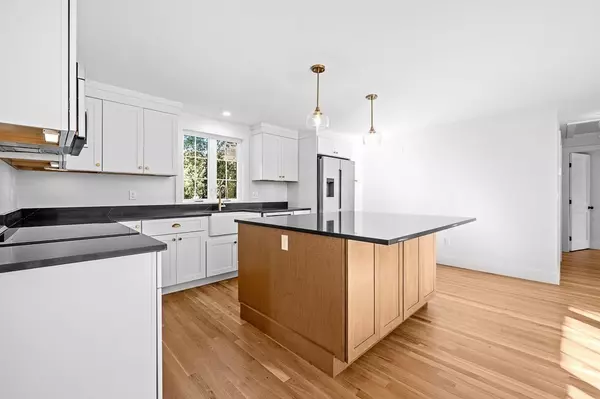 Sudbury, MA 01776,11 Great Lake Dr