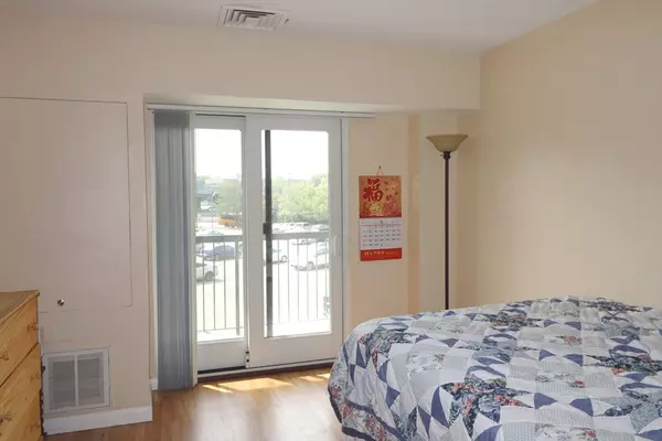 Quincy, MA 02171,133 Commander Shea Blvd #219