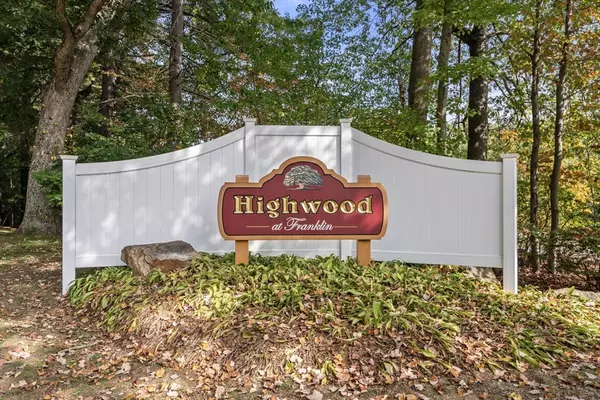 110 Highwood Dr #110, Franklin, MA 02038