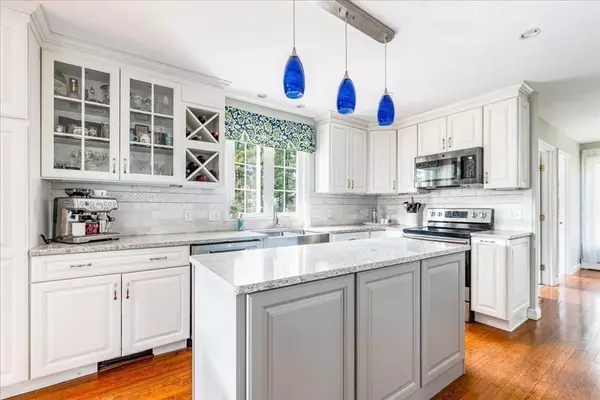 Millis, MA 02054,28 Myrtle Street