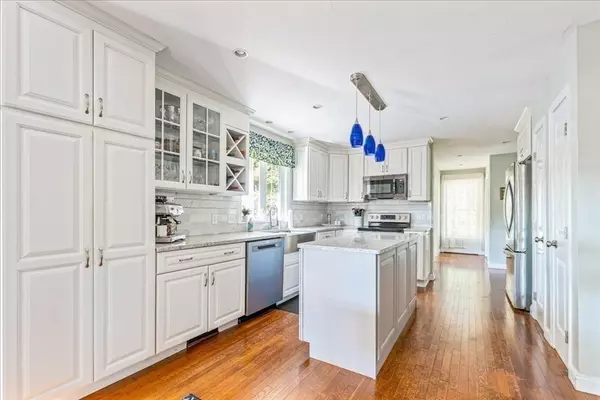 Millis, MA 02054,28 Myrtle Street