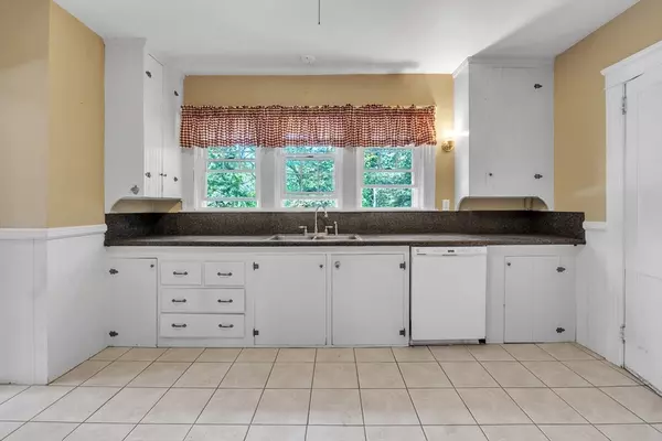 Auburn, MA 01501,156 Central Street