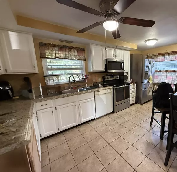 Lawrence, MA 01841,1 Moran Ct #1