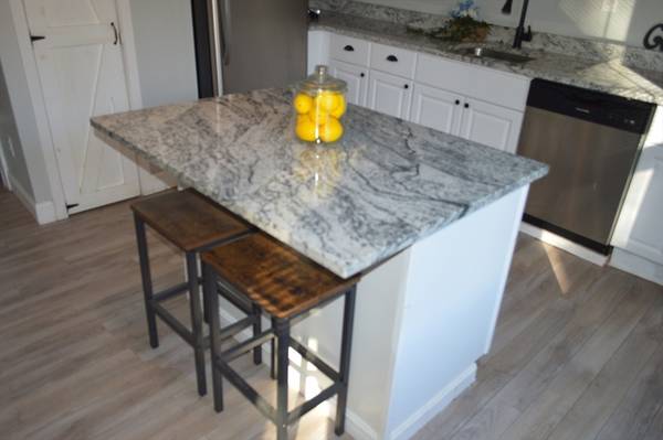 Sutton, MA 01590,4 First St