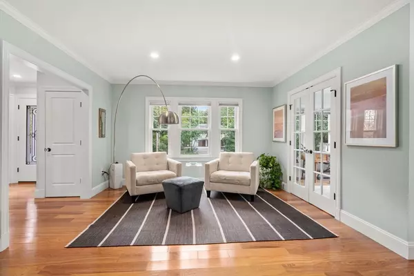 Newton, MA 02465,279 Chestnut Street
