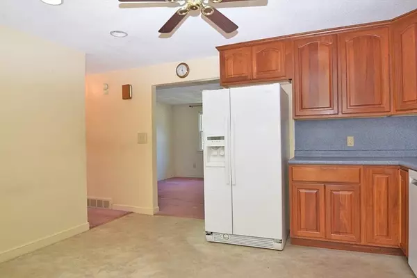 Randolph, MA 02368,8 Robert Road #R