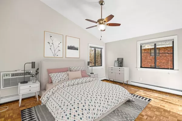 Lincoln, MA 01773,11 Ridge Rd #2