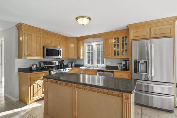 Northbridge, MA 01588,90 Nathaniel Drive