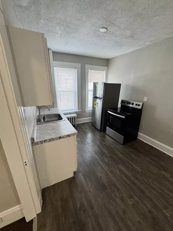 Springfield, MA 01105,66 Mattoon St #11
