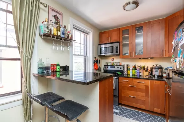 Boston, MA 02114,286-288 Cambridge St. #8