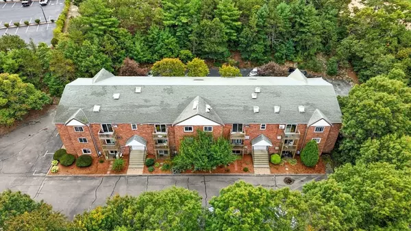 Bourne, MA 02532,90-92 Sandwich Rd #2D
