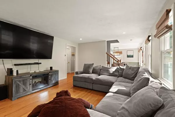 Bourne, MA 02562,10 Homestead Rd