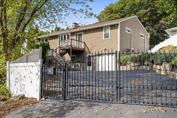 Worcester, MA 01604,31 Crane St