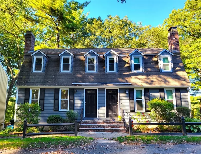 202 Wellman Ave #202, Chelmsford, MA 01863