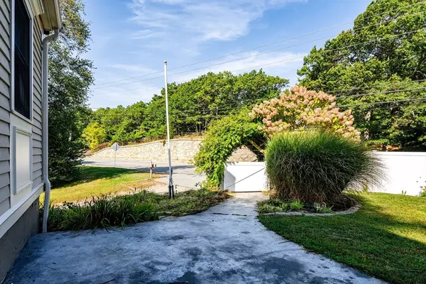 Plymouth, MA 02360,198 Samoset St