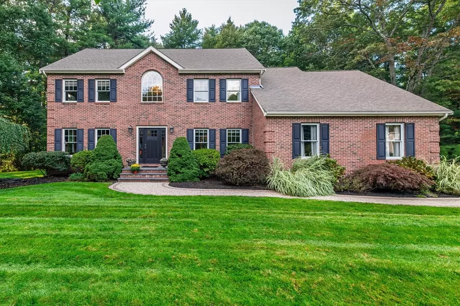 32 Bear Stump Circle, Raynham, MA 02767