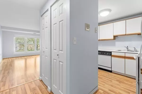 Arlington, MA 02476,1 Watermill Pl #304