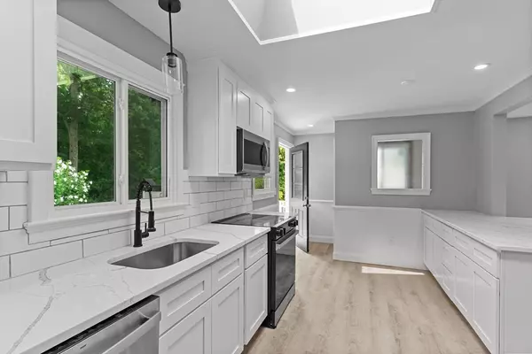 Swansea, MA 02777,249 Barneyville Rd