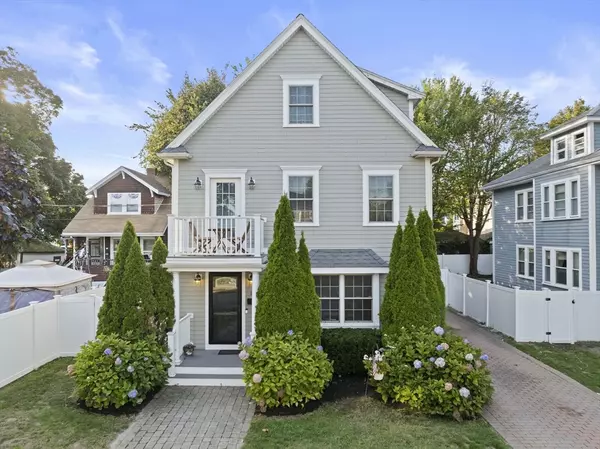 158 W Elm Ave, Quincy, MA 02170
