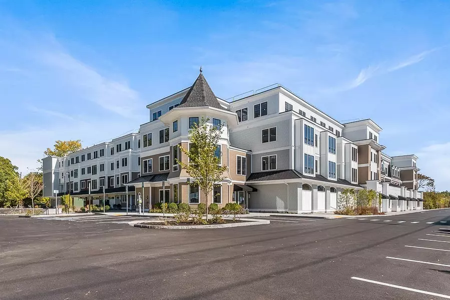 22 Everett St #429, Westwood, MA 02090