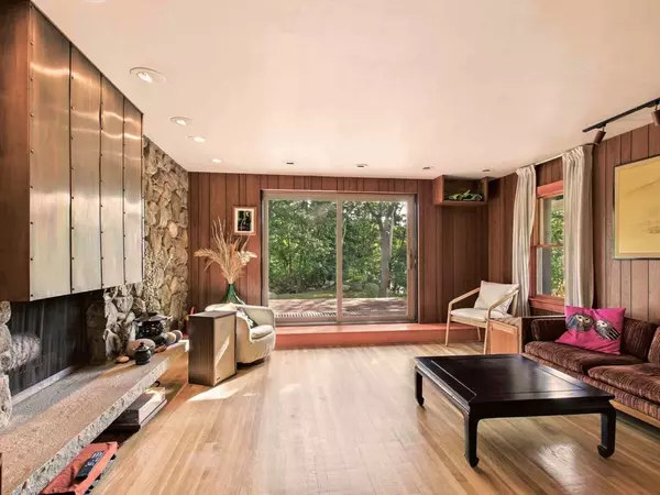 Chelmsford, MA 01824,81 Bartlett St