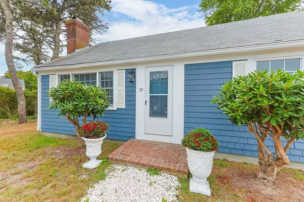 Chatham, MA 02650,39 Meadow Brook