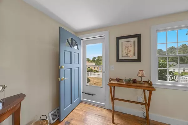 Chatham, MA 02650,39 Meadow Brook