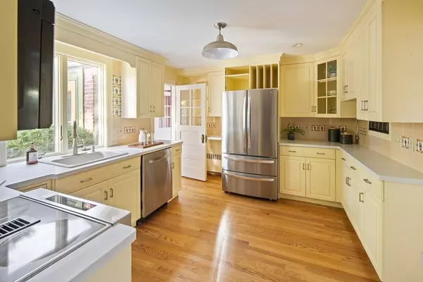 Belmont, MA 02478,263 Common St
