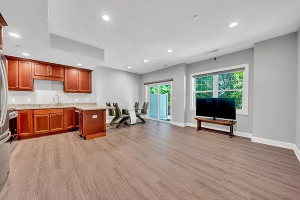 Tewksbury, MA 01876,1455 Main St #8