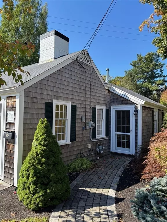 Topsfield, MA 01983,2 Main St