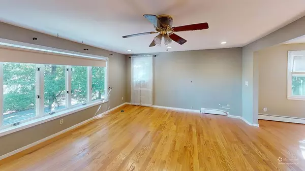 18 Cranston Cir, Woburn, MA 01801