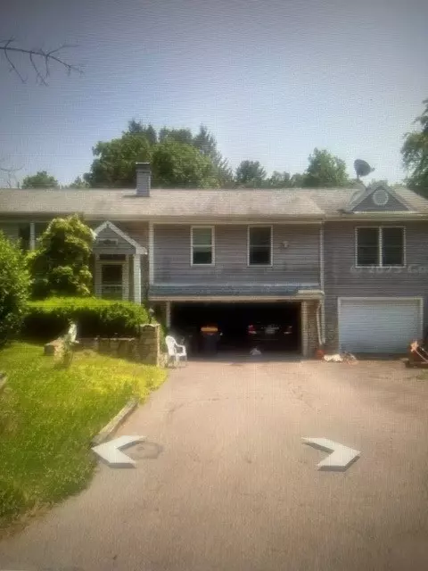 186 Morse St, Sharon, MA 02067