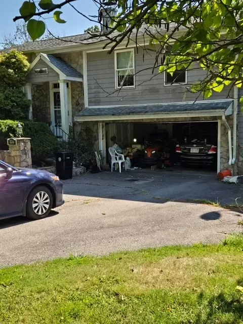 Sharon, MA 02067,186 Morse St