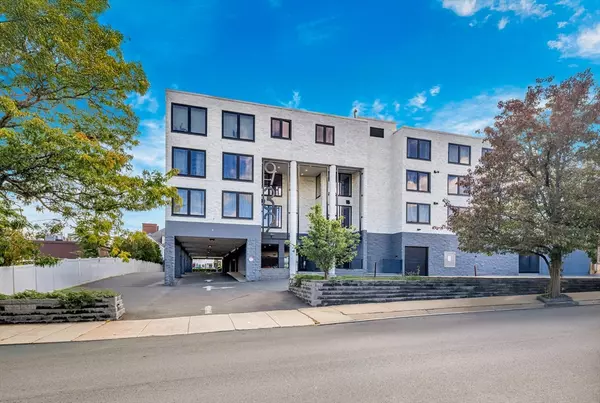 932 Broadway #312,  Chelsea,  MA 02150