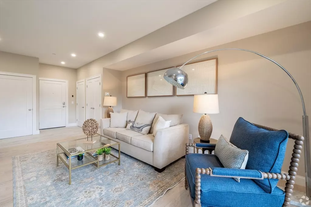 Natick, MA 01760,69 E. Central #302