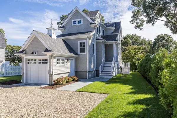 Bourne, MA 02559,9 Penobscot Avenue