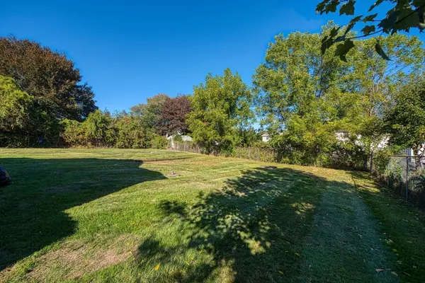 Taunton, MA 02780,8 Herbert Street