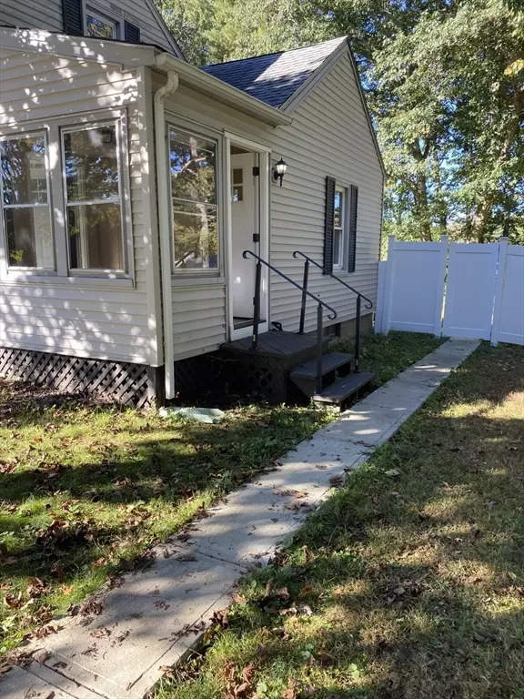 21 Aston Street #21, Oxford, MA 01540