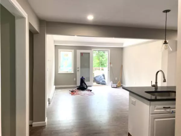 Walpole, MA 02081,205 West #3