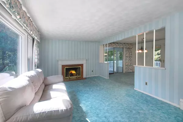 Acton, MA 01720,13 Beverly Rd