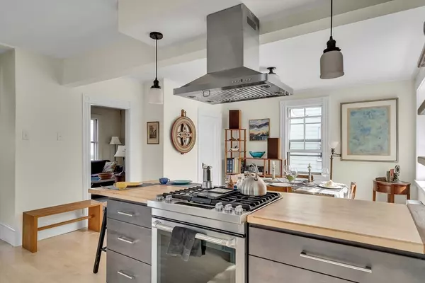 Somerville, MA 02143,22 Knapp St
