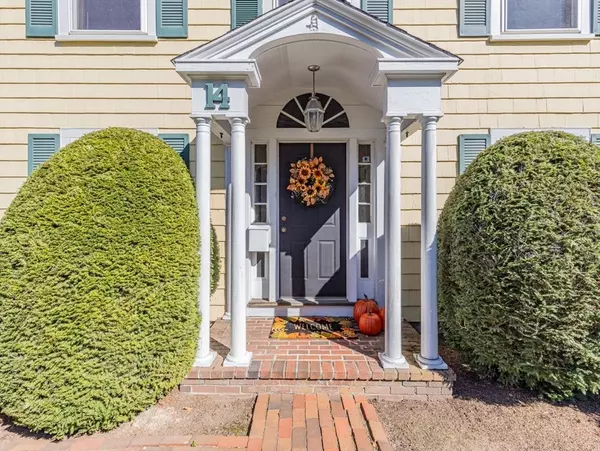 Sharon, MA 02067,14 Cottage St