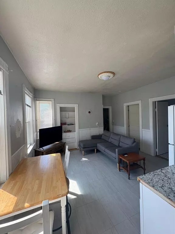 Worcester, MA 01605,27 Rodney St