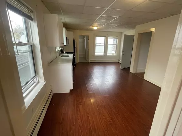 Swampscott, MA 01907,664 Humphrey St #3