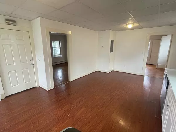 Swampscott, MA 01907,664 Humphrey St #3