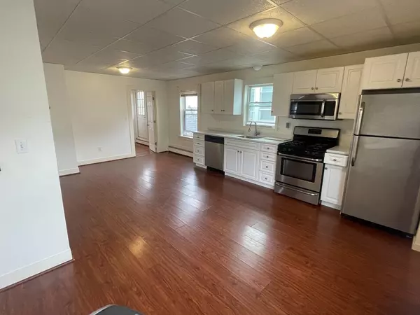 Swampscott, MA 01907,664 Humphrey St #3