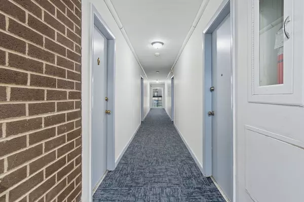 Boston, MA 02132,416 Belgrade Ave #25