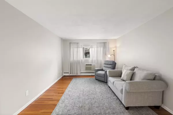 Boston, MA 02132,416 Belgrade Ave #25