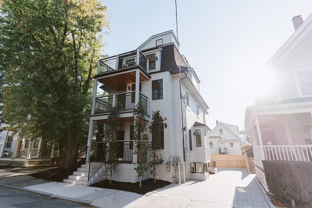Somerville, MA 02145,5 Thurston Street #3