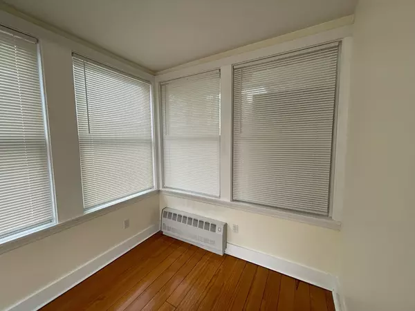 Newton, MA 02460,22 Walnut Place #1